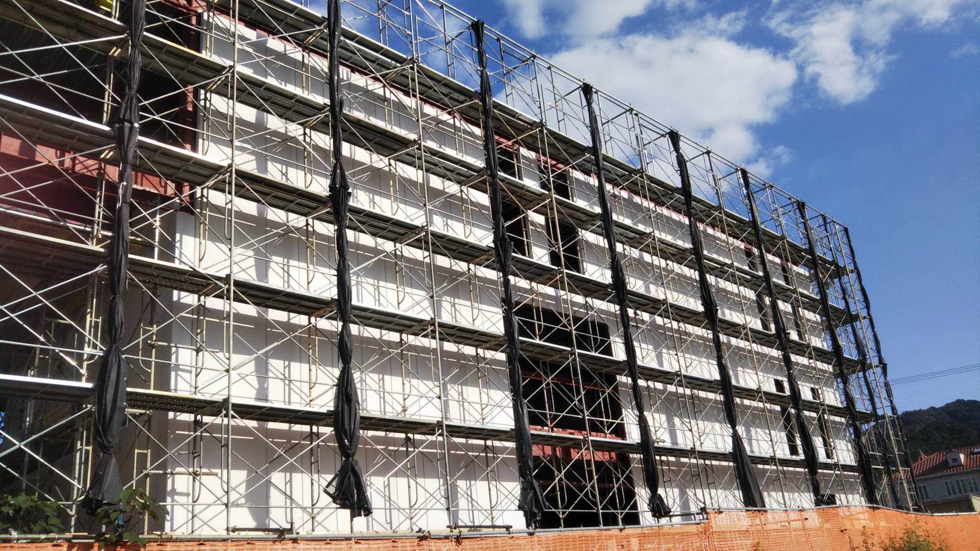 中層建築・ビルの足場工事